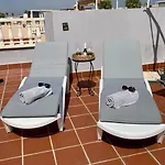 Casa La Familia *